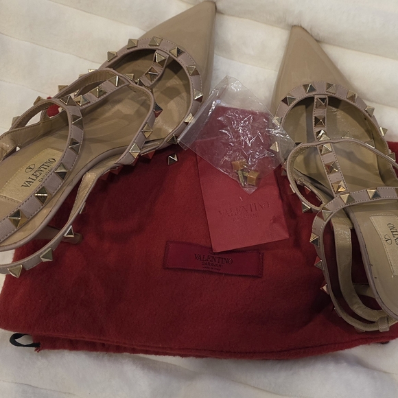 Valentino Shoes - Valentino Rockstud Ballet Flats in Beige with Gold Studs